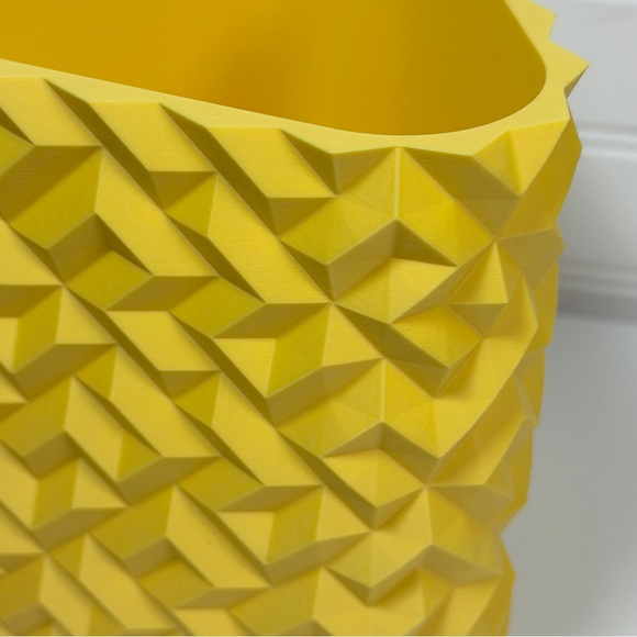 Cobble Planter 02, Indoor Flower Pot, Tabletop Planter, Triangular Design - Picture 5 of 9